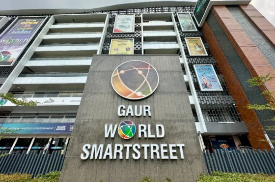 Gaur World Smartstreet